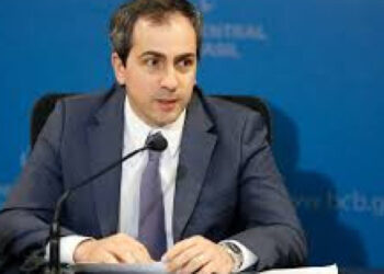 Ex-diretor afirma que o mercado está questionando a transição, levando o BC a adotar uma postura mais austera