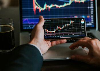 Carteiras de renda fixa de longo prazo apresentam recuperação em maio