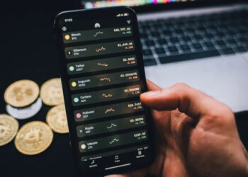 Operador financeiro é condenado a 4 anos de prisão por falsificar retorno de investimentos