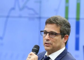 Campos Neto: pacote fiscal de Lula pode impactar juros e fortalecer política monetária