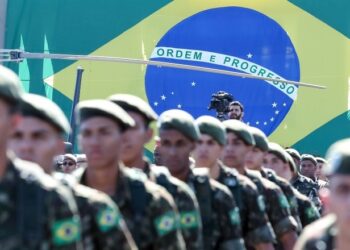 Governo anuncia mudanças na previdência militar com foco em redução de gastos e equilíbrio fiscal