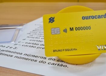 Banco do Brasil e Visa lançam cartão com função de voz para deficientes visuais