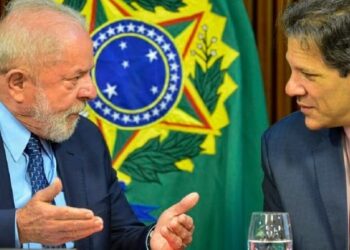 Deputados divergem sobre pacote fiscal: críticas à austeridade e defesa de ajustes econômicos