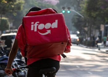 Dona da iFood compra controladora do Decolar