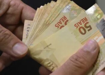 Mesmo com alta de impostos, governo prevê  contas no vermelho até o fim do mandato de Lula