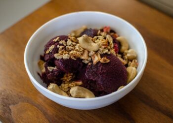 Açaí faz mal para o estômago: saiba quando evitar