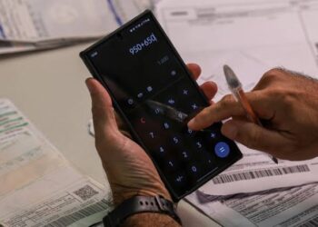 Endividamento das famílias sobe a 48,2% em novembro