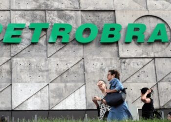 Petrobras registra produção total de 2,7 milhões de boed de óleo e gás natural em 2024