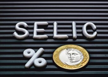 Taxa Selic para 2025 deve ficar em 15% aponta Boletim Focus
