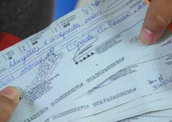 Uso de cheques cai 18% em 2024, aponta Febraban