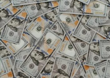 Brasil capta US$ 2,5 bilhões em títulos globais