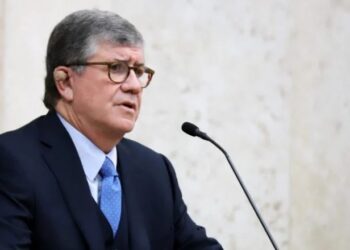 Fundador da Cosan afirma que taxa Selic em 13,25% torna investimentos inviáveis