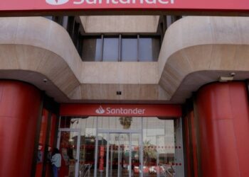 Santander tem alta anual de 8% no número de clientes