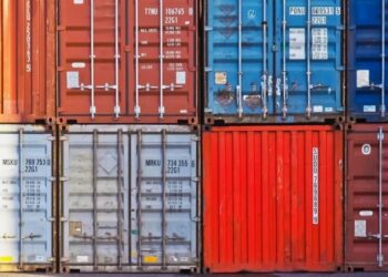 Balança comercial brasileira registra déficit de US$ 323 milhões em fevereiro