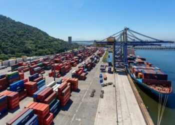 Comércio entre Brasil e EUA bate recorde no 1º trimestre de 2025