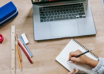 Estudo EAD que conecta teoria com aplicação prática