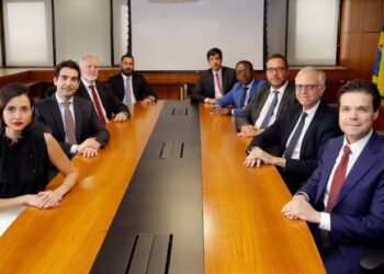Ata do Copom aponta cenário incerto e indica fim próximo do ciclo de alta da Selic