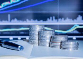 Como investir com a Selic em 14,75%: estratégias  para perfis arrojados e focados no longo prazo