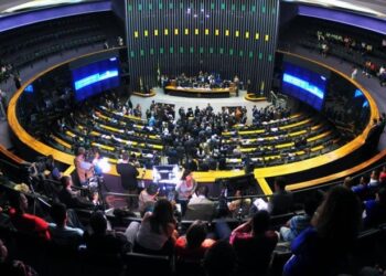 Proposta para ampliar número de deputados pode custar R$ 39 milhões por ano