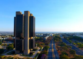 Banco Central eleva projeção do PIB de 2025 para 2,1%