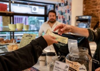 Atividade econômica da Argentina avança 7,7% no ano com flexibilização cambial