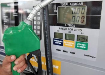 Gasolina cai só 0,62% após redução de 5,6% da Petrobras