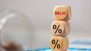 Selic a 15%: saiba onde investir agora  e transformar os juros altos em lucro