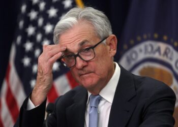 Críticas da Casa Branca expõem tensão com Powell por despesas do Fed