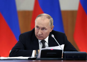 Rússia confisca US$ 50 bilhões em ativos em meio à guerra; entenda o motivo