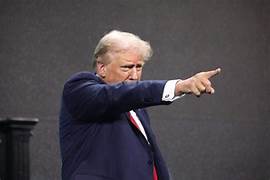 Retaliação a Trump pode sair caro: Brasil arrisca perda de R$ 259 bi no PIB, revela estudo