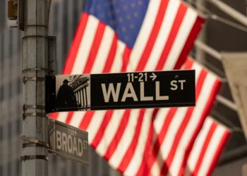 Wall Street em alta: S&P 500 e Nasdaq batem recorde após dado explosivo de emprego