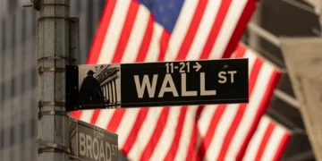 Wall Street em alta: S&P 500 e Nasdaq batem recorde após dado explosivo de emprego