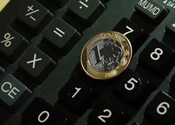 Tarifas de Trump devem ter impacto limitado no crédito de empresas brasileiras, diz Fitch