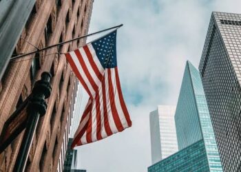 Payroll dos EUA decepciona com criação de 73 mil vagas e revisões acentuadas em meses anteriores, aponta InvestSmart XP