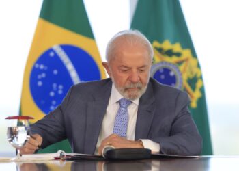 BNDES prepara crédito com contrapartida de manutenção de empregos para afetados pelo tarifaço de Trump