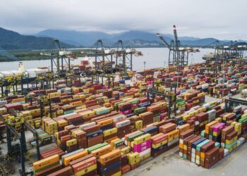 CNI alerta que superlotação nos portos já atrasa exportações no Brasil