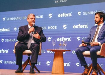 Tarcísio critica resposta de Lula ao tarifaço dos EUA e alerta para “atraso econômico”