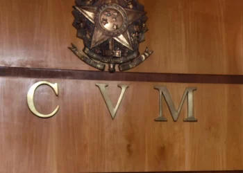 CVM aplica multa de R$ 25,7 milhões à Euro Capital por oferta irregular de debêntures