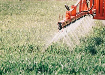 Setor agro teme novas sanções dos EUA sobre fertilizantes russos e alerta para impacto no Brasil