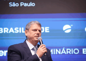 Tarcísio diz que mercado é chave para reduzir desigualdades no Brasil