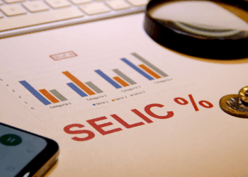 Selic estável, Bolsa em alta: entenda  como equilibrar investimentos