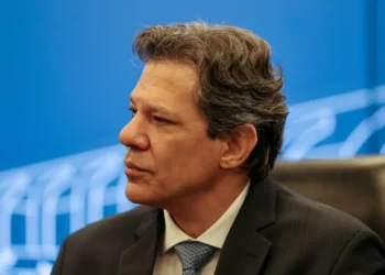 Haddad prepara pacote com cortes e novas taxações para recuperar R$ 35 bilhões perdidos
