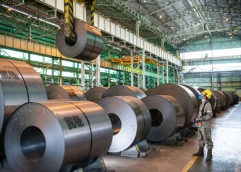 Usiminas registra prejuízo histórico após perdas contábeis de mais de R$ 3 bilhões