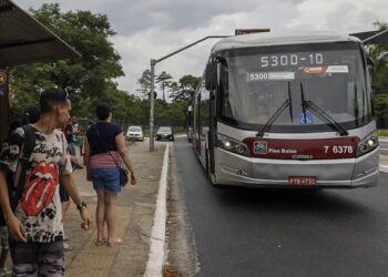 Entidades apontam riscos e custos bilionários em proposta de tarifa zero defendida por Lula e PT