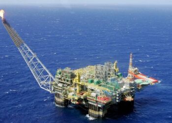 Petrobras conclui perfuração e confirma óleo de excelente qualidade na Bacia de Campos