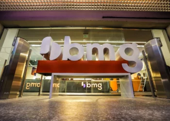 Banco Bmg vai devolver R$ 7 milhões a 100 mil beneficiários do INSS após acordo com o órgão