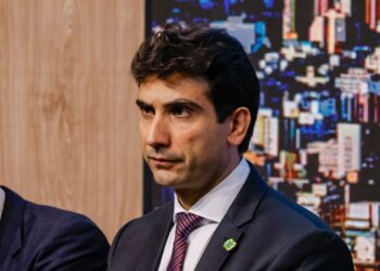 Galípolo defende atuação técnica do BC e diz que críticas ao juro não devem “emocionar” a instituição