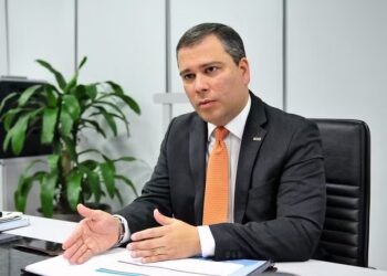 Presidente do BRB é afastado em ação que prendeu dono do Banco Master e mira negociação frustrada