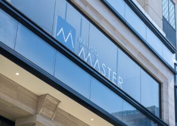 Empresário que vendeu banco a Vorcaro escapa de ação penal