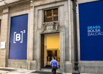 B3 lucra R$ 907,8 mi no 4T25 com queda de 23%